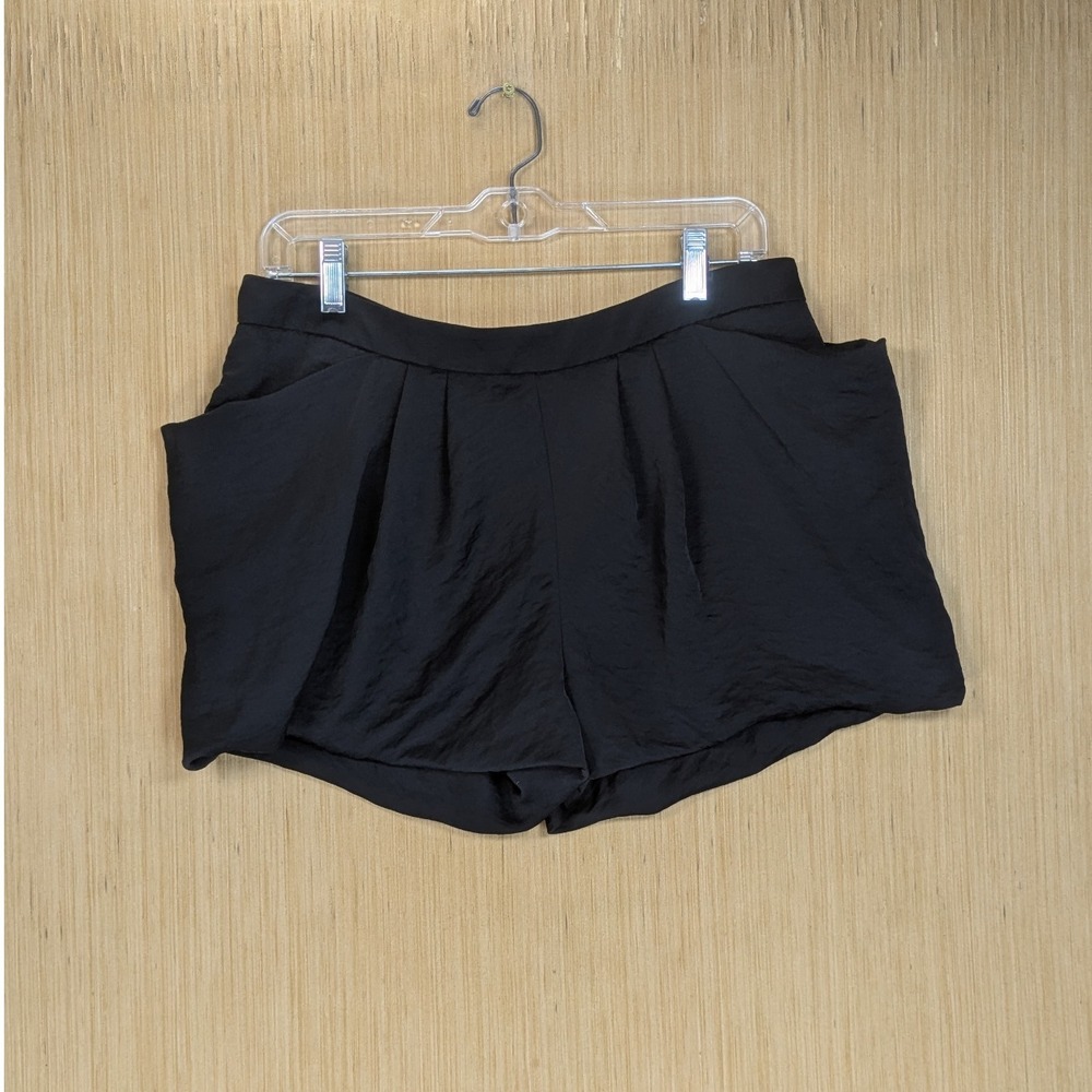 NWT Rachel Roy Shorts Black Pleated Wide Leg Paperbag Waist Baggy Chic Women's 8